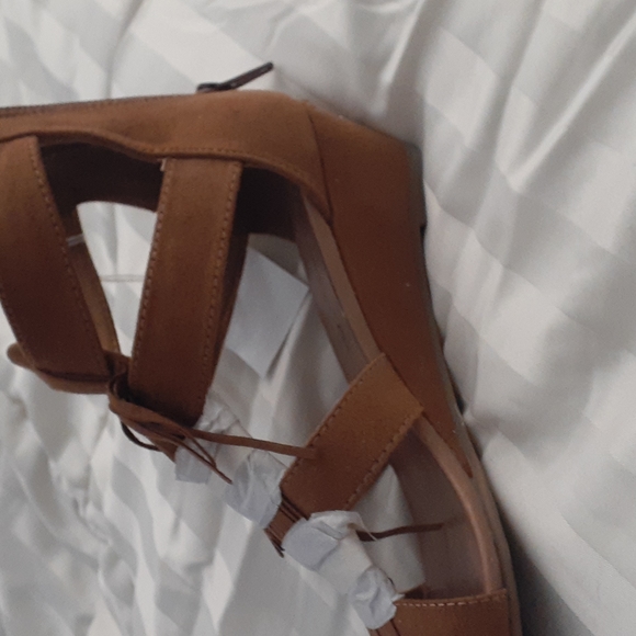 Sandals - Picture 3 of 6